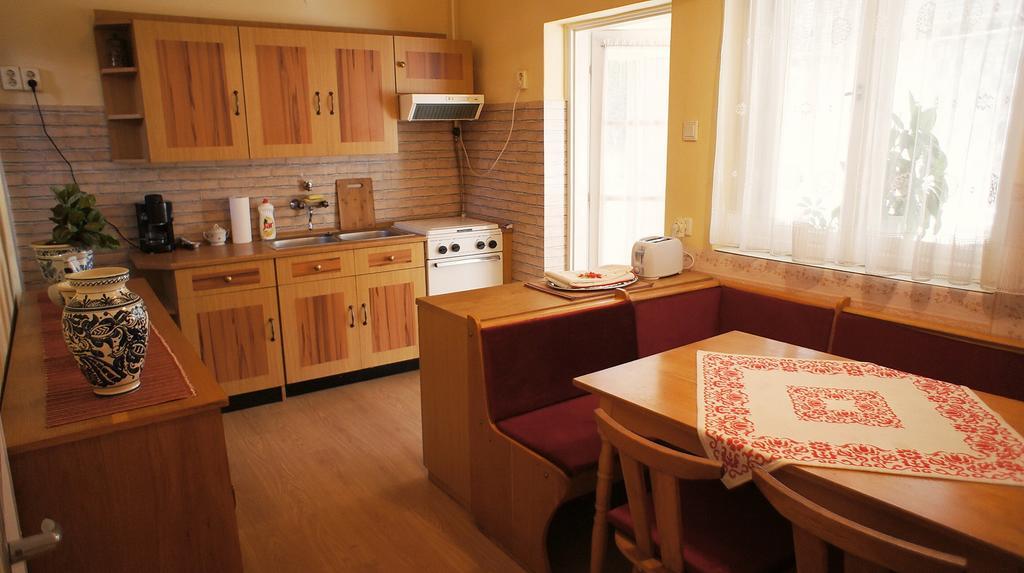 Hajnal Apartman Villa ยูลา ห้อง รูปภาพ