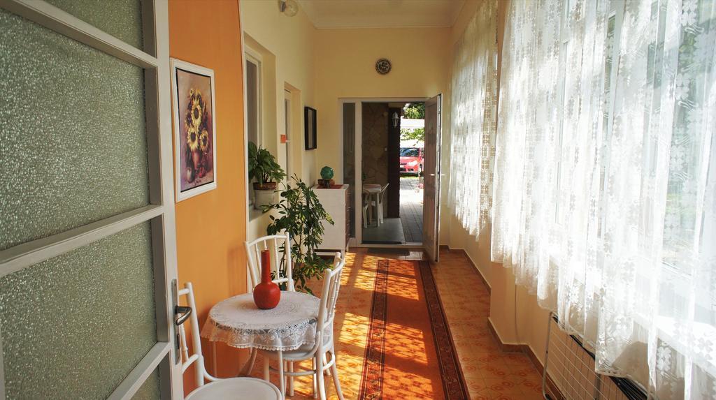 Hajnal Apartman Villa ยูลา ภายนอก รูปภาพ